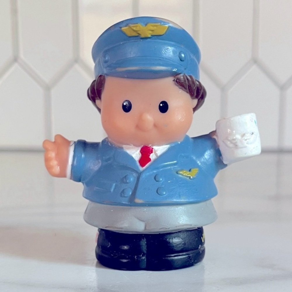 ❌❌Sold❌❌Fisher Price Little People Discovery Airport Replacement Figure - Pilot